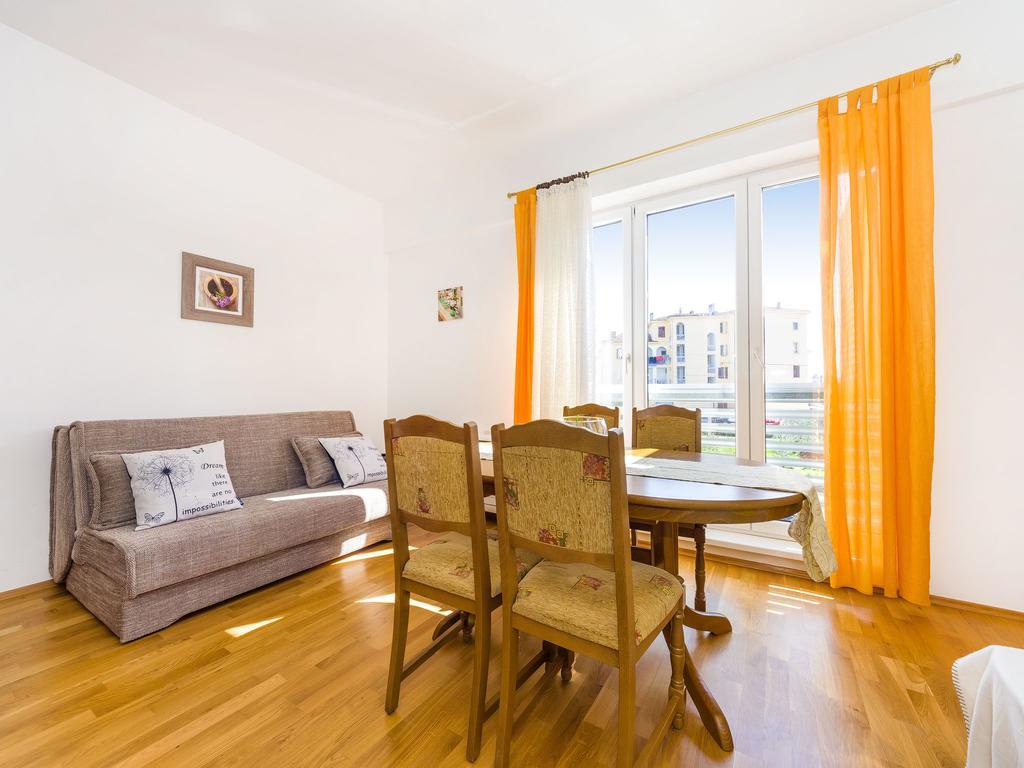 Apartament Populare Charming *