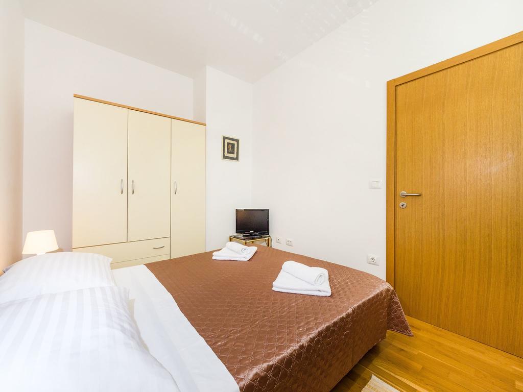 Apartament Populare Charming *